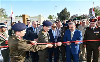  محافظ الإسماعيلية وقائد الجيش الثاني الميداني يفتتحان أعمال تطوير الطريق الدائري