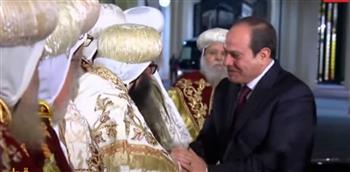 احتفالات عيد الميلاد.. الرئيس السيسي يصافح الأقباط بكاتدرائية «ميلاد المسيح» 