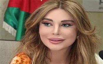 توقفوا عن نسب نجاح المرأة لغير مجهودها 