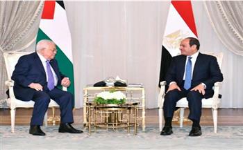 لبحث وقف الإبادة بقطاع غزة.. أبو مازن يصل مصر للقاء الرئيس السيسي 