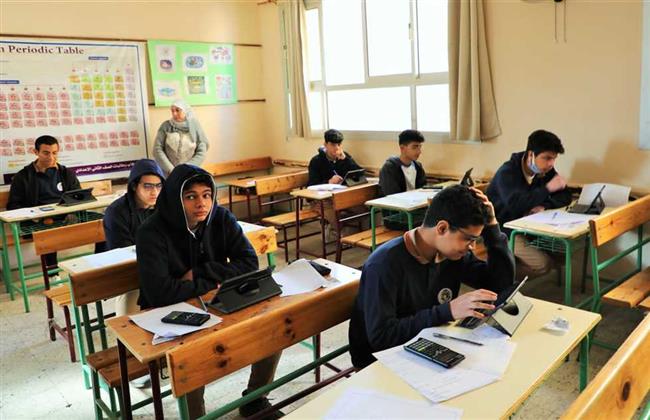 بعد تدريب الطلاب على استخدام التابلت.. جدول امتحانات الصفين الأول والثاني الثانوي بالقاهرة 