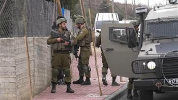 إصابة 9 فلسطينيين بقصف مسيّرة إسرائيلية منزلًا في طولكرم