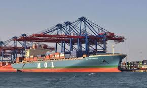 ميناء سفاجا يستقبل 185 طن مساعدات كويتية لغزة