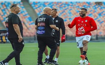 عمرو أنور: نتائج حسام حسن مع المنتخب جيدة ولكنه لم يُختبر حتى الآن 