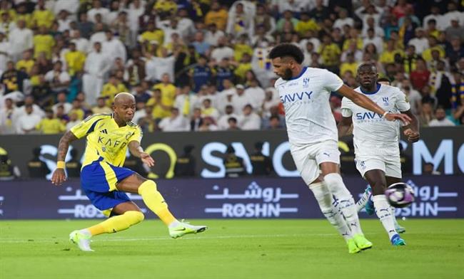 الدورى السعودى .. النصر يتقدم على الهلال بالشوط الاول في ديربى الرياض 