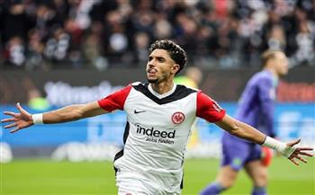   تقارير.. عمر مرموش ومحمد صلاح يقودان برشلونة الموسم المقبل 