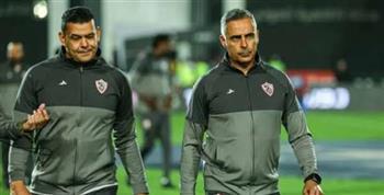 جوميز يلقي محاضرة فنية أخيرة للاعبي الزمالك قبل لقاء النصر الليبي 