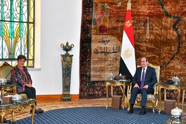 الرئيس السيسي لمدير صندوق النقد الدولي: أولوية الدولة تخفيف الضغوط والأعباء عن كاهل المواطنين 