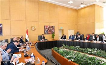 وزير الإسكان يتابع الموقف التنفيذى لمشروع حديقة تلال الفسطاط