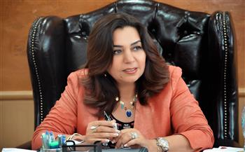   وزيرة التنمية المحلية تتفقد جناح منصة "أيادي مصر" وبرنامج تنمية الصعيد في معرض "تراثنا 2024"