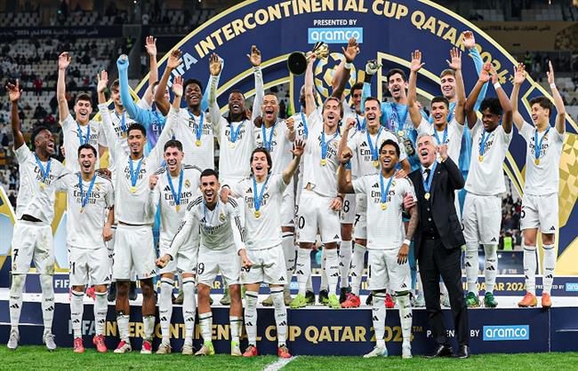 ريال مدريد يحتفل بلقب كأس الانتركونتننتال