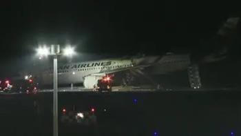 اصطدام طائرتين في مطار أوساكا الياباني