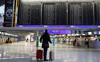 شلل في حركة السفر بالمطارات الألمانية جراء إضراب موظفي الأمن