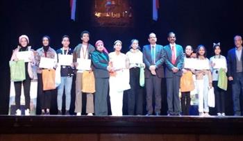 وزارة التربية والتعليم تكرم الطلاب الفائزين فى المسابقة الفنية «لمحات من الهند»