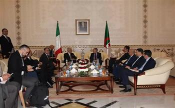 وزير الخارجية الجزائري يلتقي وزير الداخلية الإيطالي