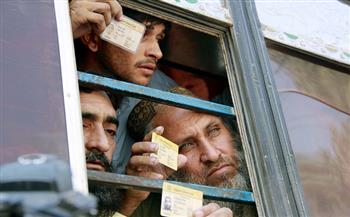 إيران تعيد 20 ألف مهاجر أفغاني غير شرعي إلى بلادهم