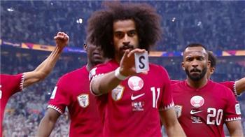 كأس أمم أسيا.. أكرم عفيف يسجل هدف قطر الأول أمام الأردن