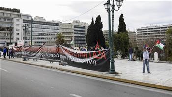 الشرطة اليونانية تستخدم قنابل الغاز ضد متظاهرين متضامنين مع فلسطين في أثينا