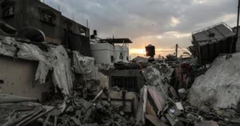 البوارج الحربية الإسرائيلية تجدد قصفها لشواطىء وسط غزة
