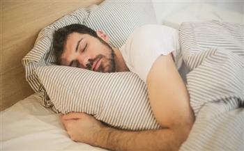 دراسة: النوم المنتظم والنشاط البدني يعززان صحة القلب في منتصف العمر