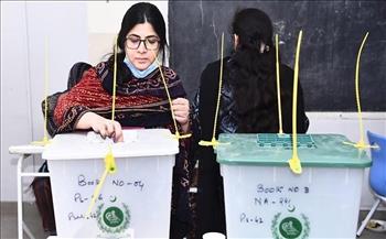 لجنة الانتخابات الباكستانية تعلن النتائج النهائية للانتخابات العامة