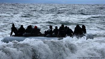 خفر السواحل اليوناني ينقذ 84 مهاجراً ويعتقل 4 من مهربي البشر