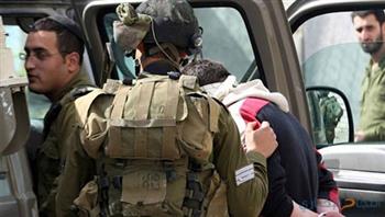 الاحتلال الإسرائيلي يعتقل مواطنا من تفوح ويقتحم بيت أمر ويطا 