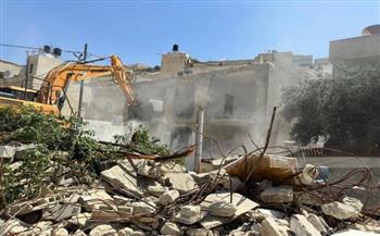 الاحتلال يهدم منزلين وجدارا استناديا غرب بيت لحم ويقصف منزلا في جنين