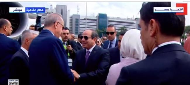 بث مباشر.. الرئيس السيسي يستقبل نظيره التركي بمطار القاهرة