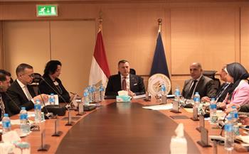 وزير الآثار يناقش سبل تطوير السياحة النيلية في مصر