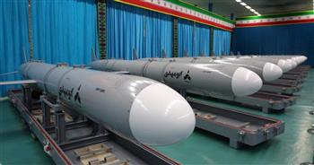 إيران تكشف عن صاروخ كروز جديد يطلق من البحر
