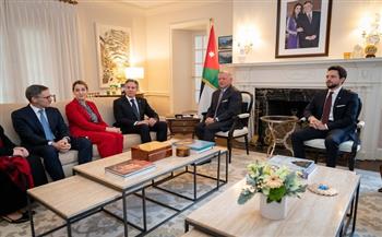 العاهل الأردني يلتقي وزير الخارجية الأمريكية