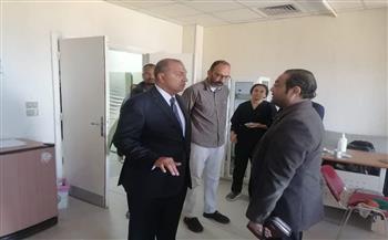 رئيس مدينة مرسى علم يتفقد مستشفى جراحات اليوم الواحد لمتابعة أعمال الصيانة به