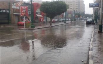 حالة استنفار منذ 3 أيام.. الإسكندرية تواجه الأمطار الغزيرة بالشوارع