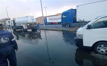 "مياه البحر الأحمر": استمرار سحب مياه الأمطار المتراكمة بشوارع مدينة سفاجا 