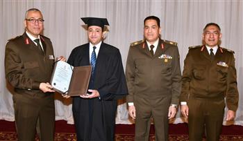 الأكاديمية الطبية العسكرية تنظم مراسم تسليم الشهادات العلمية للمتميزين 
