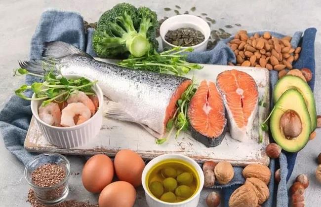 أبرزها الغنية بالأوميجا 3.. أهم الأطعمة لمرضى التهاب المفاصل الروماتويدي