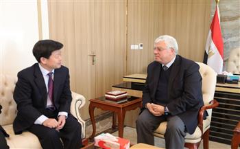 وزير التعليم العالي يبحث سبل التعاون المشترك مع السفير الصيني