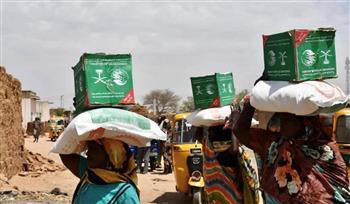 «الملك سلمان للإغاثة» يوزع سلالًا غذائية ومساعدات في السودان وأفغانستان واليمن