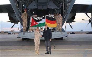 طائرة مساعدات عسكرية ألمانية تصل الأردن لإرسالها لقطاع غزة