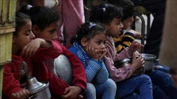 (الأونروا): أكثر من 300 ألف طفل في غزة محرومون من التعليم ويواجهون حربًا مروعة
