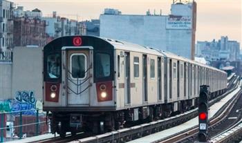 قدم بشرية على خط مترو نيويورك تثير رعب الجميع والشرطة تتدخل