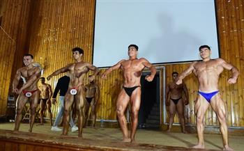 رئيس جامعة سوهاج يهنئ الطلاب الفائزين فى بطولة كمال الأجسام 