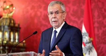  الرئيس النمساوي يمنح 3 علماء حاصلين على جائزة نوبل وسام الشرف الذهبي