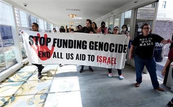 متضامنون مع فلسطين يقتحمون فندقا استضاف بايدن في كاليفورنيا
