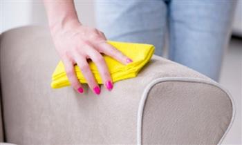 لربات البيوت .. 6 نصائح وطرق لتنظيف الأريكة المنجدة