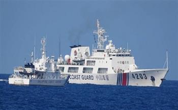 الفلبين تتهم خفر السواحل الصيني بمحاولة اعتراض سفينة تنقل إمدادات إلى الصيادين