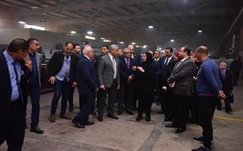 وزير العمل يزور مصنع «ستايلر» للبطاطين والسجاد ببورسعيد