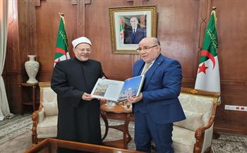 مفتي الجمهورية يبحث مع وزير الأوقاف الجزائري سبل تعزيز التعاون الثنائي 
