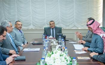 وزير الدولة للإنتاج الحربي يبحث مع ممثلي الشركة الكيميائية السعودية إمكانية التعاون المشترك